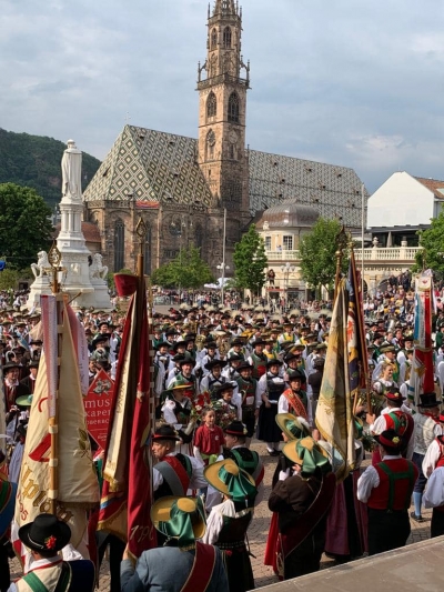 AUGURI PER IL GIUBILEO DEI PRIMI 75 ANNI DELLA VSM: QUESTE MANIFESTAZIONI FANNO BENE ALLA MUSICA E ALL&#039;ANIMA !