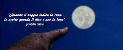 LA LUNA, IL DITO E IL RUNTS